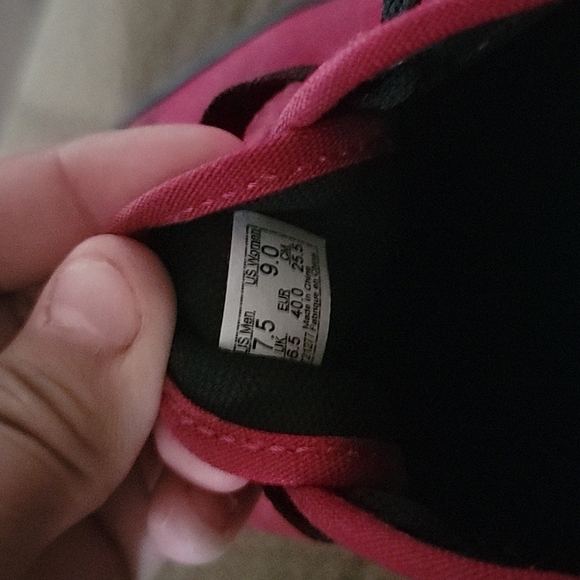 Vans - Picture 3 of 3